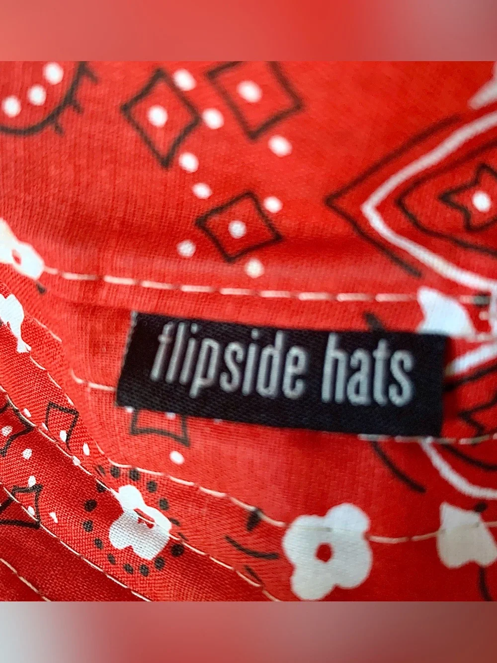 Flip side Striped/Red Bucket Hat